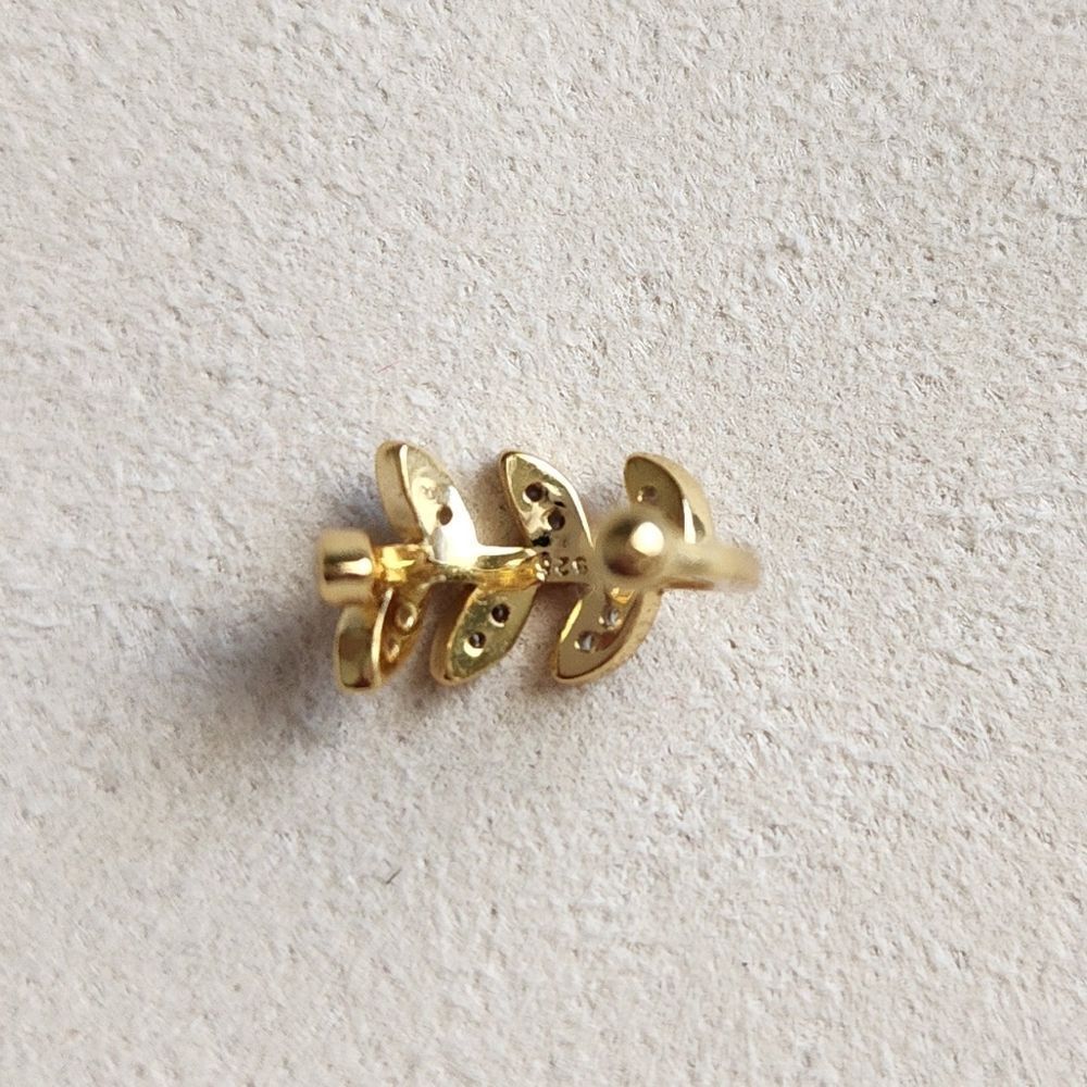 Gold Leaf Cuff Earring - Picture 3 of 4